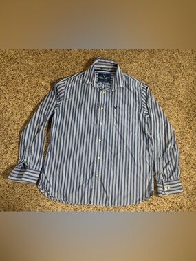 American Eagle Outfitters Blue and White Striped Button-Down Shirt XL